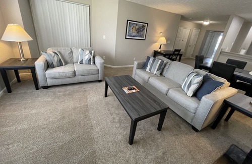Hemingway Village Apartamento | Darling Dublin Furnished Apt!