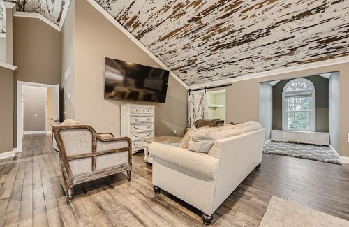 Lake Shore Casa | 4BR Home with Pool on the Magothy River Pasadena