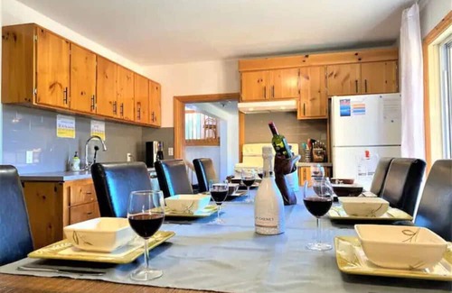 Sainte-Lucie-des-Laurentides Chalet De Esquí | Expériences Acem - SPA + VUE + LAC Avec Embarcations, Kayaks et Pédalos