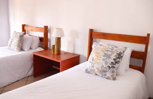 Garsfontein Cabina | Umnotho We Afrika House