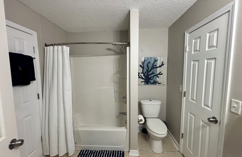 Niceville Casa | Your Cozy Retreat in the Heart of Niceville - Minutes from White Sandy Beaches!