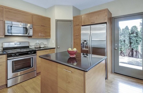 St. Johns Casa | Luxury Loft in Vaulted Townhouse