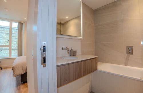 Canons Apartamento | The Jubilee line provides direct links to London Bridge and Wembley station