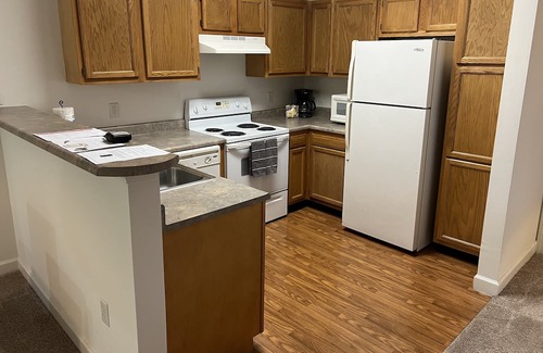 Troy Apartamento | Troy location! 2 bed 2 bath fully furnished with balcony!