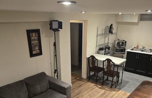 York Regional Municipality Apartamento | King Size Bed , Minutes away from everything!