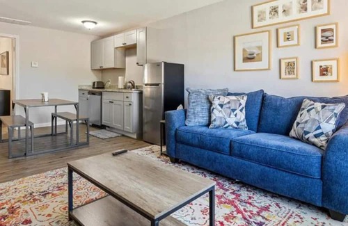 Cedar Crest Apartamento | Modern & Cozy 1BR haven-near Bishop Arts District