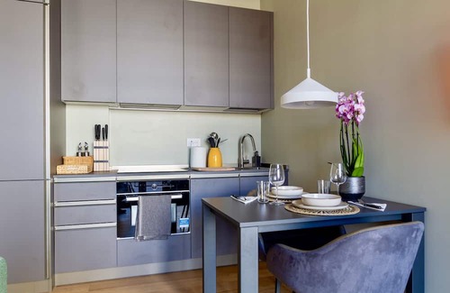 Washington Apartamento | Urban Luxury: Bright two-room apartment in a new building