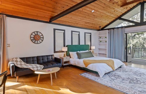 Kissimmee Cabina | Romantic Cabin w/ Balcony + Tub + Hammock + Grill