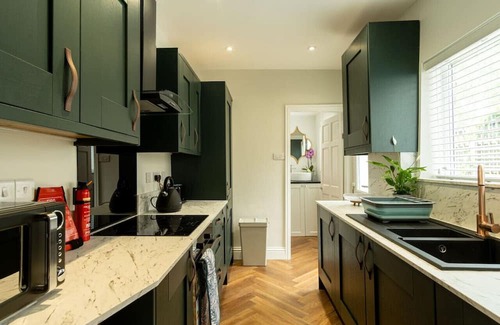 Coalville Casa | Ellistown Retreat - Stunning home with garden & private parking