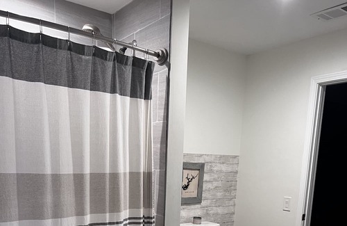 Cumming Casa | Location! Basement rental:1 bed, 1 bathroom. 5 min to shopping and Lake Lanier.