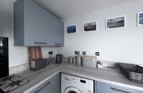 Bridgend Casa | Orchard Lodge - Coastal Retreat