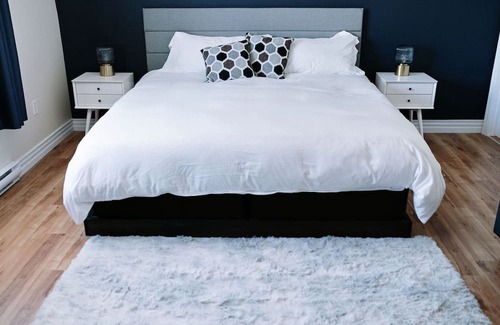 Shelburne Casa | Two Bedroom Suite in the heart of Shelburne