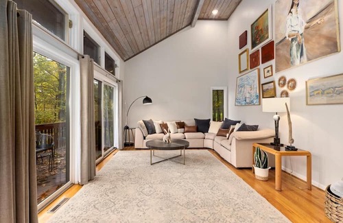 Nellysford Casa | Rabbit Run with Wintergreen Advantage