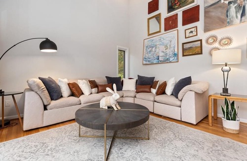 Nellysford Casa | Rabbit Run with Wintergreen Advantage