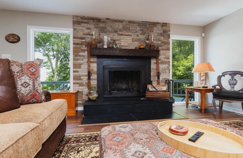 Nellysford Casa | Nancy's Edelweiss with Wintergreen Advantage