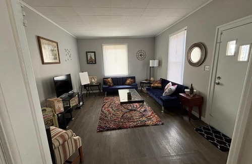 Saginaw Casa | The One Eared Rabbit-entire home in Saginaw