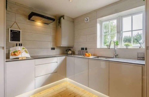 Kirby Misperton Casa | Spacious 6 bed w/hottub near Flamingo Land