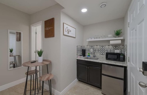 Azalea Park Casa | Comfy studio in Central Orlando