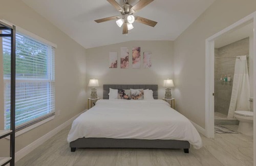 Azalea Park Casa | Private Studio near parks & DNTN