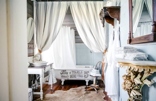 Burton Otro | BNR Farmstead|The Farmhouse|15 min from Round Top!