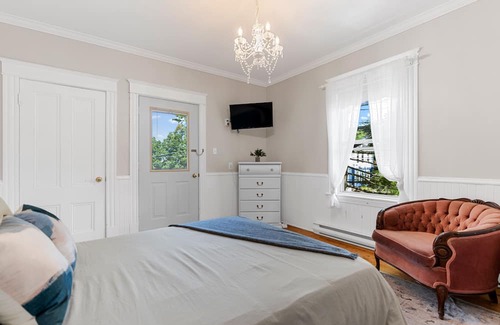 Moncton Apartamento | Studio 6 ~ 1 BDRM w/ Private Bath & Balcony