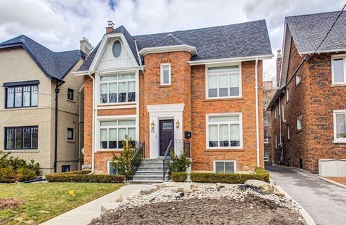 Midtown Toronto Casa | Luxurious Four Bedroom House in Forest Hill