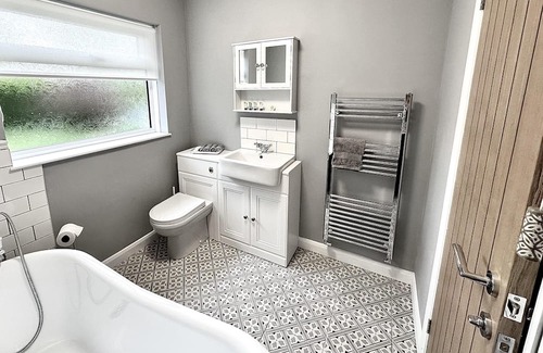 Charlton Horethorne Cabaña | Renovated Cottage in Sherborne with Stunning Views