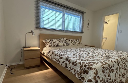 Southeast Calgary Casa | Main Floor 3 bedroom, sleeps 5-6, family-friendly.