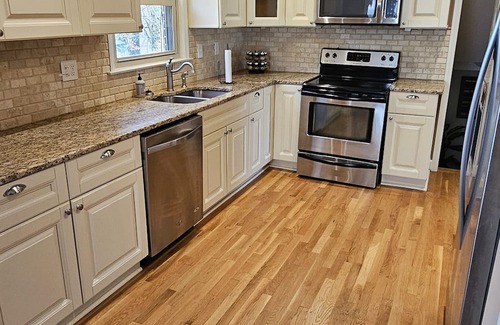 Charlotte Casa | Charming 4-bedroom house with AC and WiFi in superb Charlotte LoSo Area