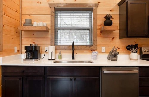Gatlinburg Cabina | Brand New/1 Mile 2 Downtown Gatlinburg/Park-Like