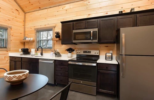 Gatlinburg Cabina | Brand New/1 Mile 2 Downtown Gatlinburg/Park-Like