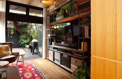 Newtown Casa | The Modern Botanist Newtown IH