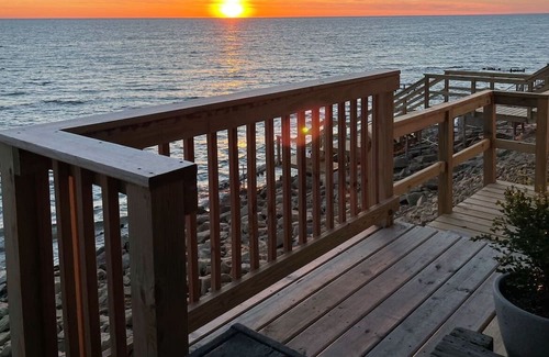 Montague Cabaña | Lake Michigan Beachfront Cottage