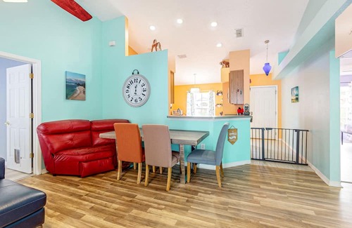 Thousand Oaks Casa | Sunny dog-friendly home with private pool, pool spa, lanai, & BBQ