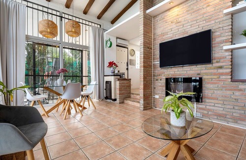 Canyelles Casa | Holiday Home 'Valle De Los Sueños' with Mountain View, Wi-Fi and Air Conditioning