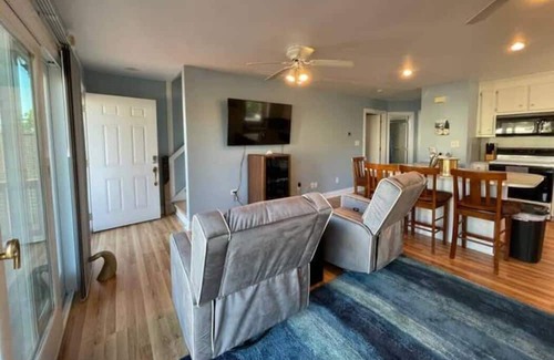 Hampton Casa | Blue Haven Summary: T