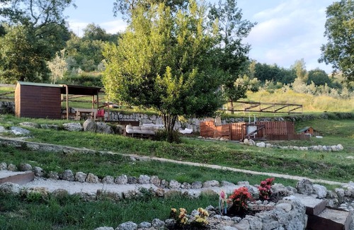 Arpino Casa | 12 m2 tent equipped with a comfortable French double bed, with an internal space to relax in. The ex