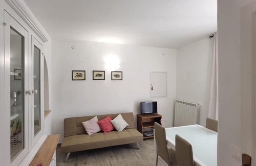 Fara in Sabina Casa | The Lovers' Lair, delightful house with garden in the magical historic center
