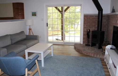 Colborne Cabaña | Southpoint Cottage on Little Lake, Brighton, Ontario!