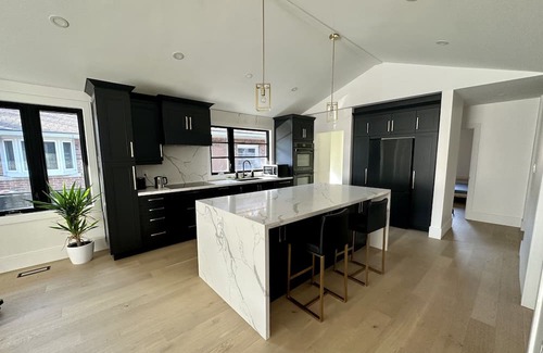 Hamilton Casa | Entire home in Dundas