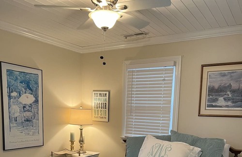 Florence Casa | Chalet Lake Home with Views, Outdoor Decks and Large Swim Dock Sleeps 8-10