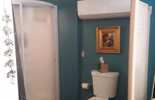 North Oak Park Casa | Adorable Med Cntr/Oak Park studio 6 min to UCDavis