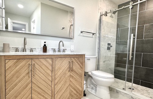 Walsingham Casa | LUXE 4BR Private Home Pool BBQ Boat Parking 3mi From Indian Rocks Beach