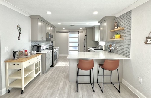 Walsingham Casa | LUXE 4BR Private Home Pool BBQ Boat Parking 3mi From Indian Rocks Beach