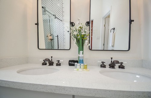 San Jacinto Casa | Zimmermannshaus, Coastal Charmer, Walk to Beach