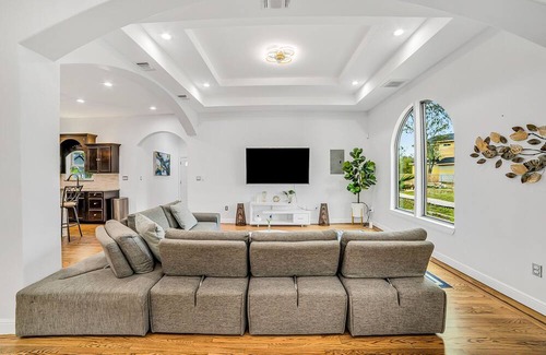 San Antonio Casa | Stunning and luxe ranch-style home with large patio, grill, air hockey, firepit