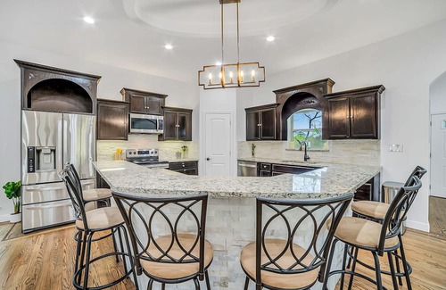 San Antonio Casa | Stunning and luxe ranch-style home with large patio, grill, air hockey, firepit
