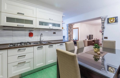 Lovrecica Apartamento | Enjoy relaxing hours in this centrally located vacation apartment.