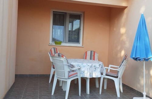 Batalaza Apartamento | Apartment Renatare - close to the sea with parking: A2(2+2) - Ugljan, Island Ugljan, Croatia