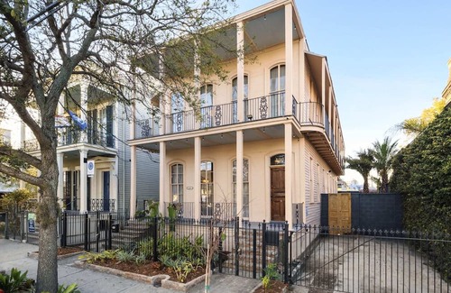 Faubourg Lafayette Villa | Opulent Art Deco Villa w Pool & Hot Tub 6bd|6.5ba